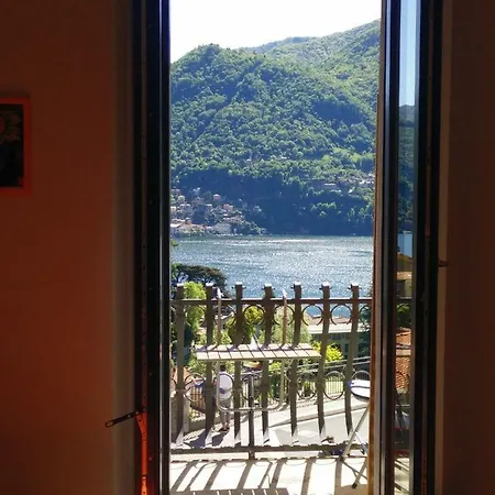 Larian Holiday home Moltrasio